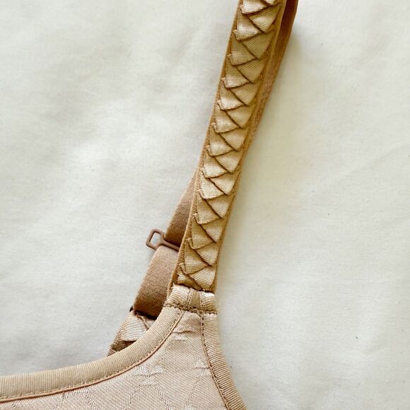 Chantelle Underwire Bra Lace Detail Lightly Padded CS10065 Beige 40C - Picture 3 of 12